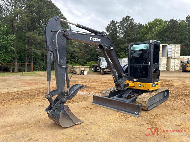 2024-john-deere-50p-mini-excavator-image-2