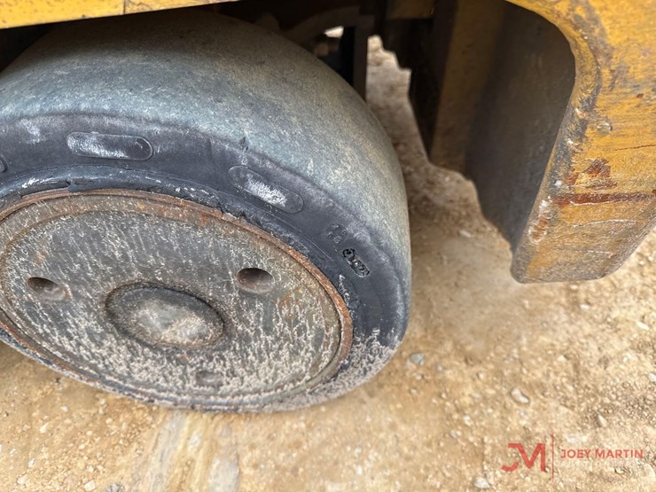 caterpillar-ec30n-image-8