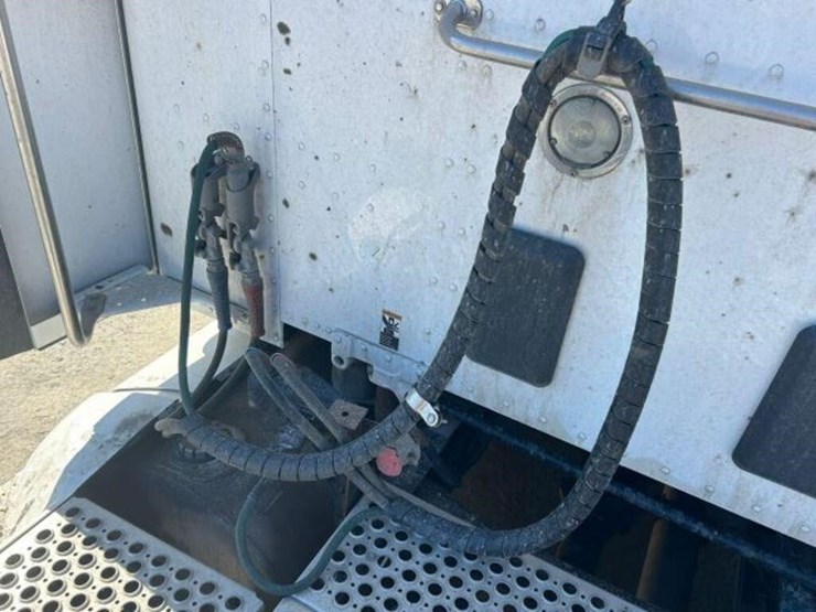 2020-kenworth-t680-image-71