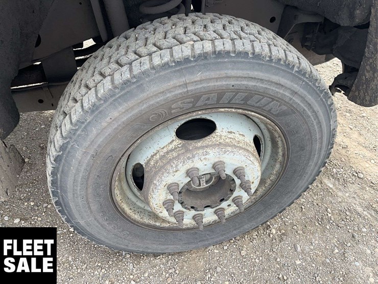 2011-ford-f550-image-12