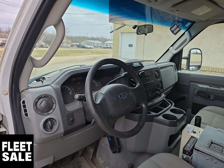 2011-ford-cargo-image-18