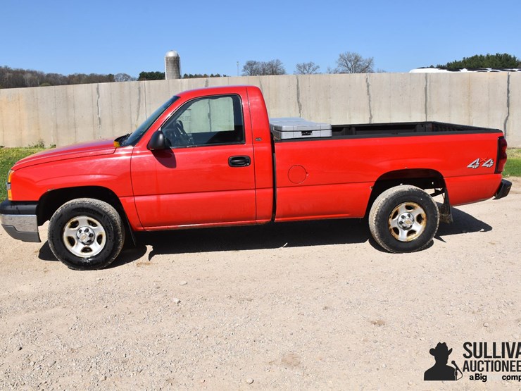 2004-chevrolet-silverado-1500-image-8