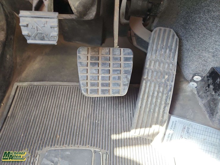2019-freightliner-m2-106-image-33