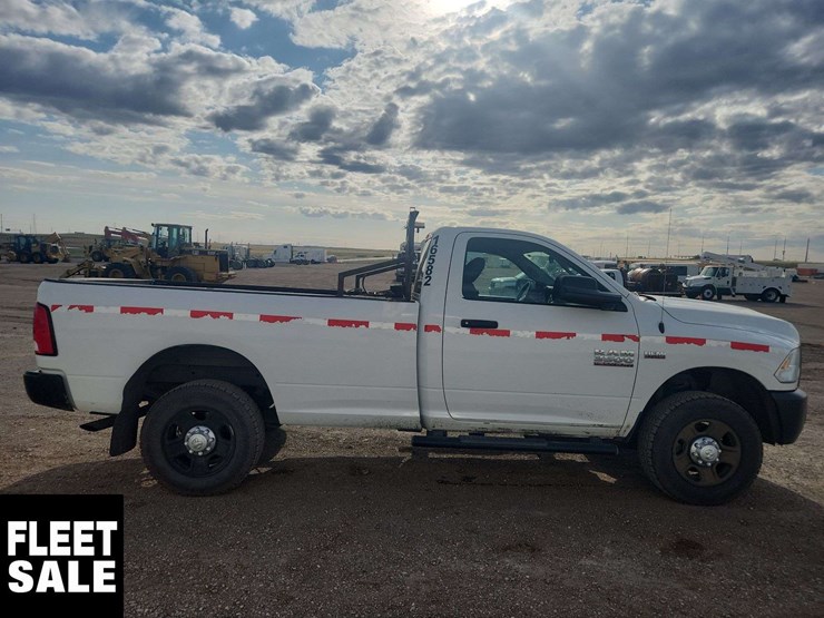 2016-dodge-3500-image-6