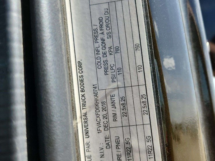 2019-freightliner-m2-106-image-7