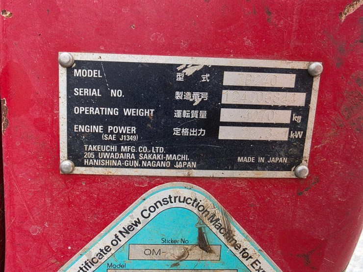 2021-takeuchi-tb240-image-7
