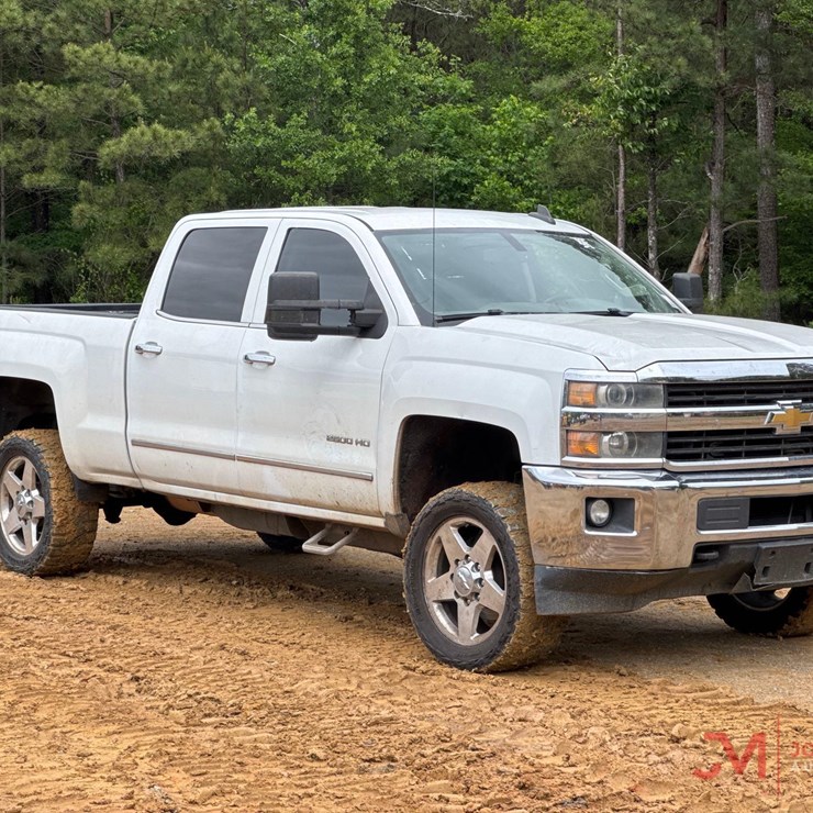 2015 CHEVROLET SILVERADOLTZ 2500 HD PICKUP TRUCK