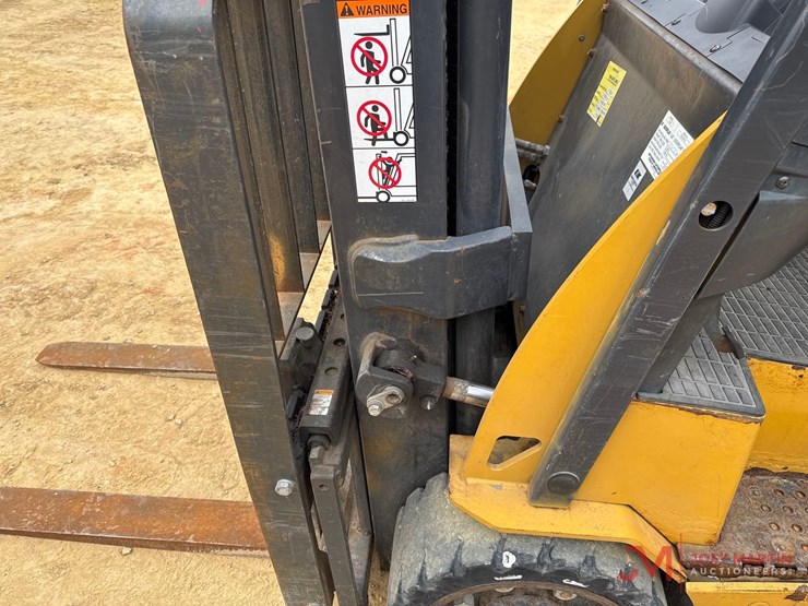 caterpillar-ec30n-image-7