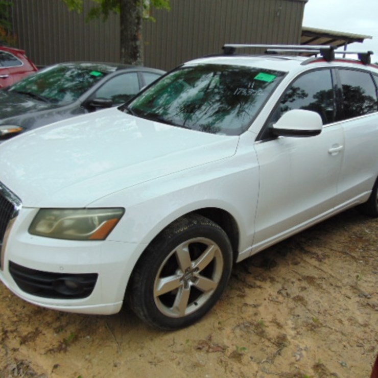 2011 AUDI Q5