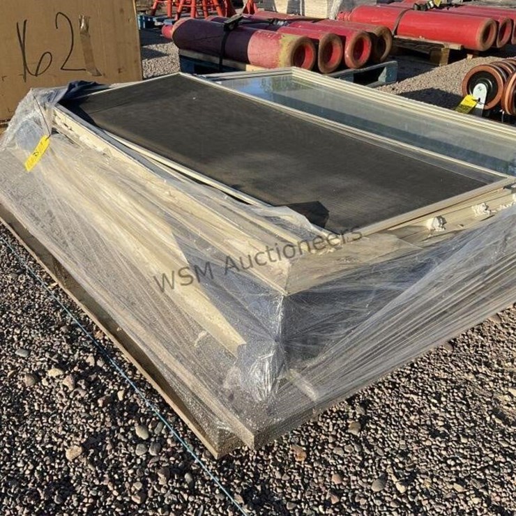 PALLET OF HOUSE WINDOWS