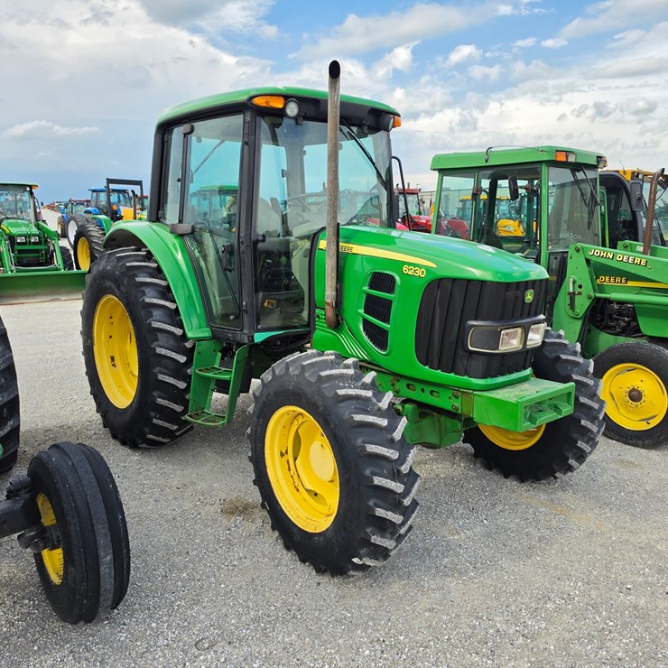 2010 JOHN DEERE 6230