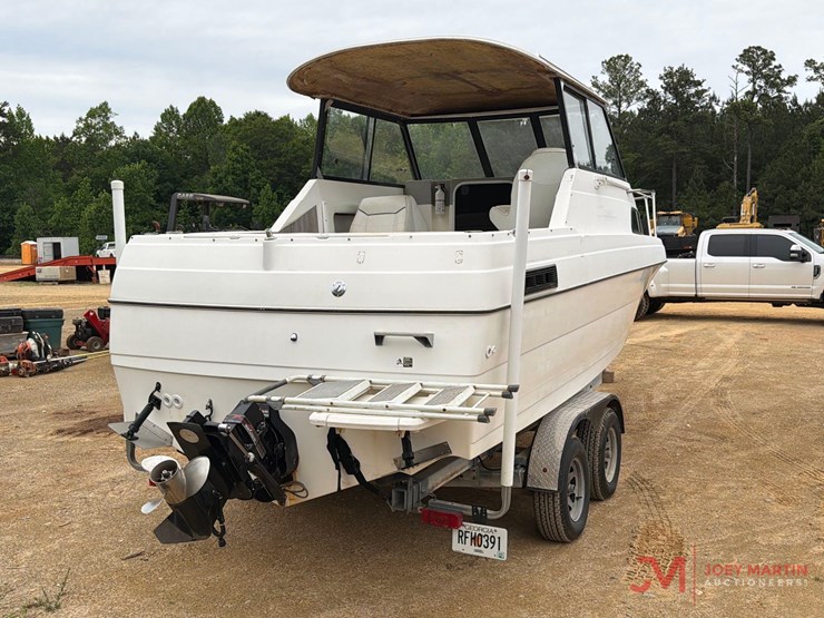 ciera-cypress-2252-boat-image-4