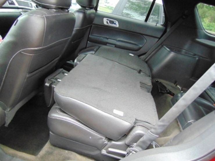 2015-ford-explorer-image-6
