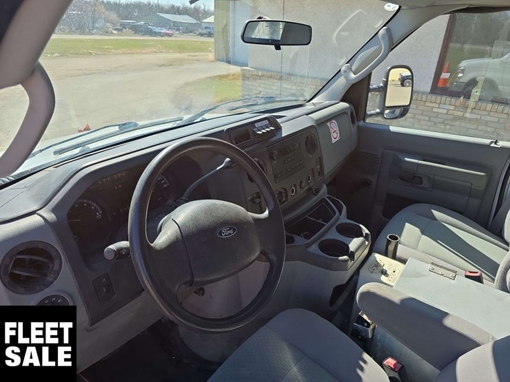 2011-ford-cargo-image-18