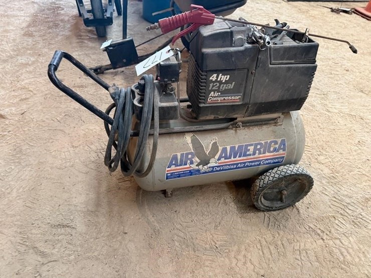 air-america-12gal-air-compressor-image-4