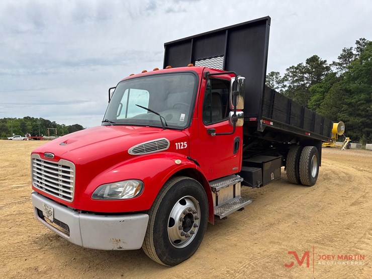 2007-freightliner-business-class-m2-s/a-dump-truck-image-4