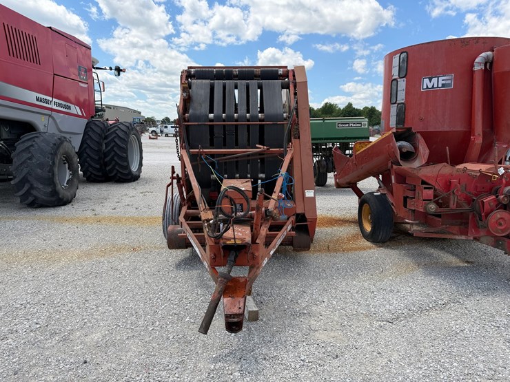 massey-ferguson-450-image-2