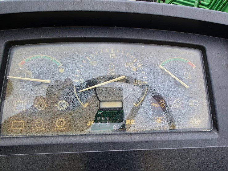 2000-john-deere-6210-image-17