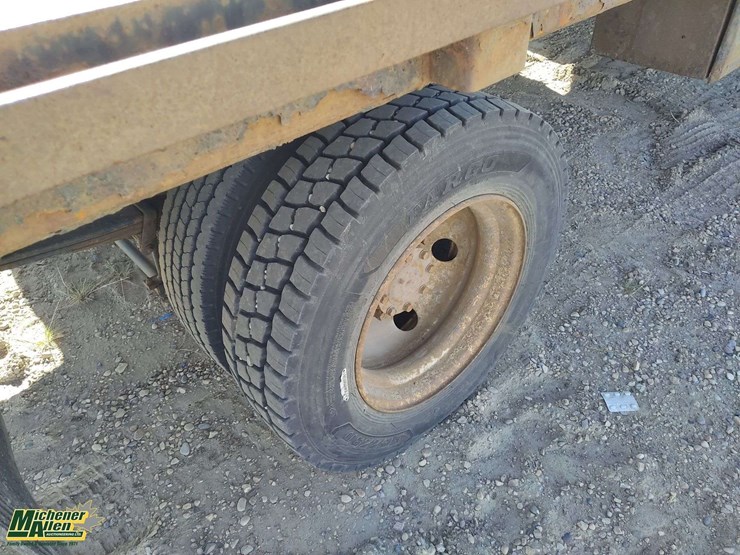 2015-mitsubishi-fuso-fe180-image-18