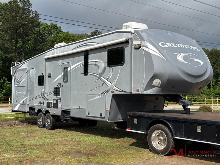 2013-heartland-graystone-34qb-fifth-wheel-camper-image-1