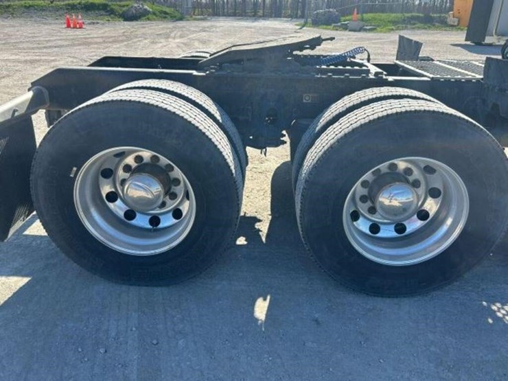 2020-kenworth-t680-image-77
