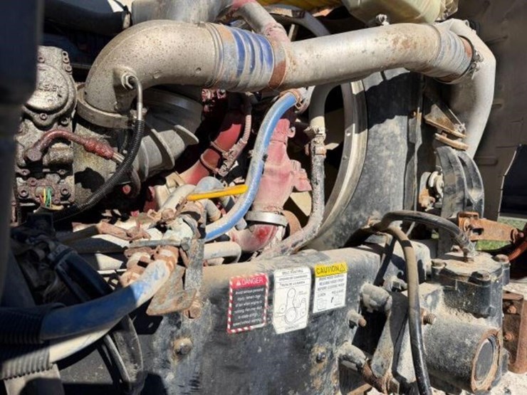2016-mack-granite-gu813-image-23