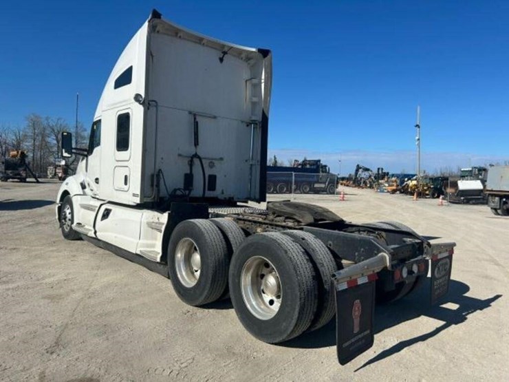 2020-kenworth-t680-image-9