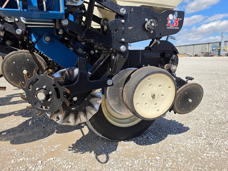 2016-kinze-3000-image-7