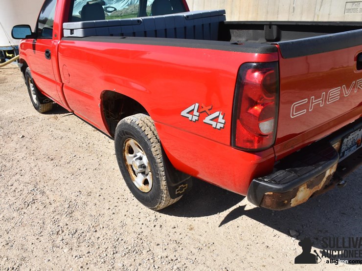 2004-chevrolet-silverado-1500-image-18