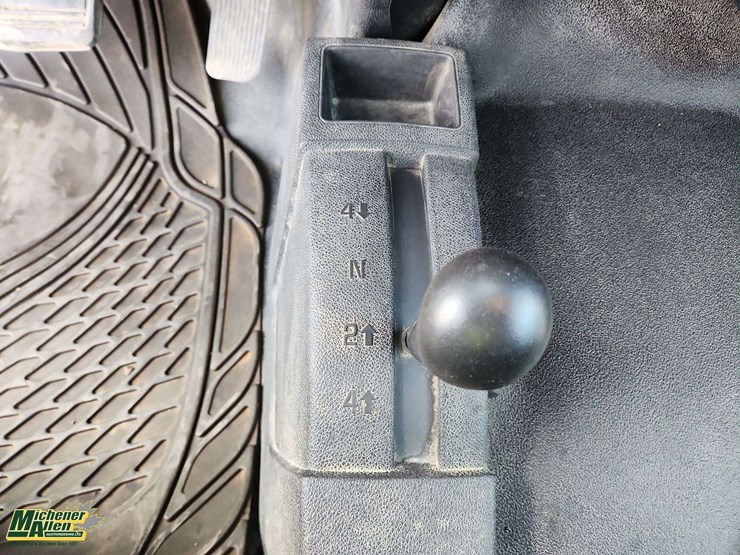 2010-chevrolet-silverado-2500hd-ls-image-11