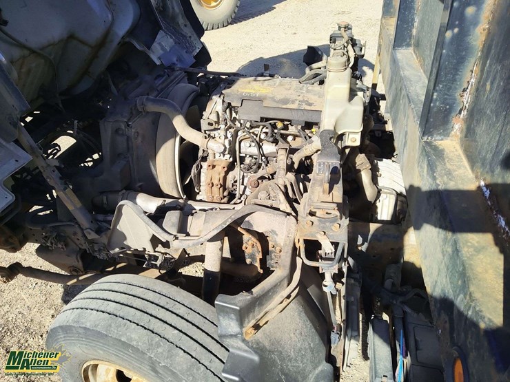 2015-mitsubishi-fuso-fe180-image-20