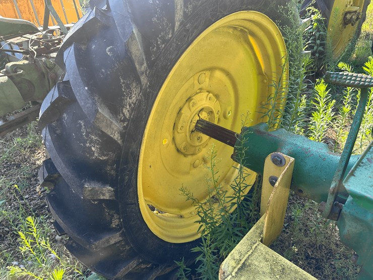 john-deere-h-image-11