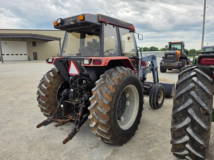 1992-case-ih-5120-image-21