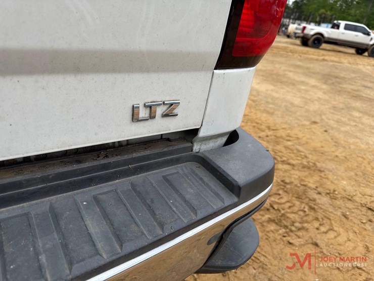 2015-chevrolet-silveradoltz-2500-hd-pickup-truck-image-8