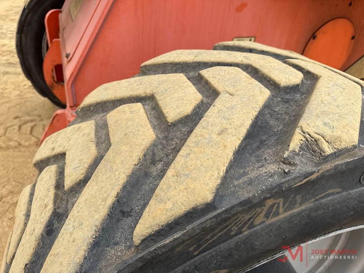 2016-jlg-1250ajp-image-19