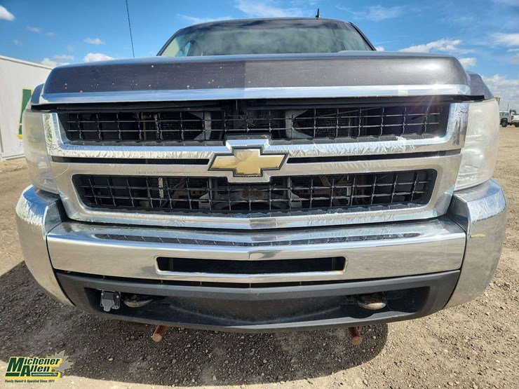 2010-chevrolet-silverado-2500hd-ls-image-44