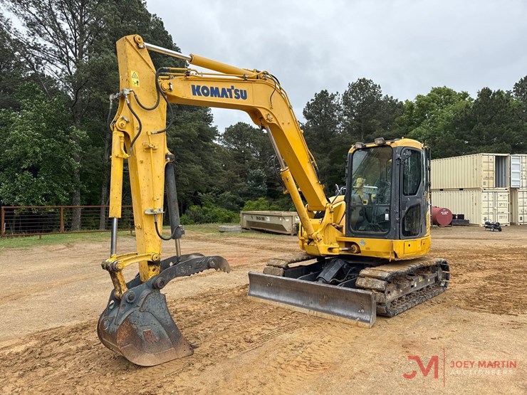 2015-komatsu-pc88mr-10-mini-excavator-image-2