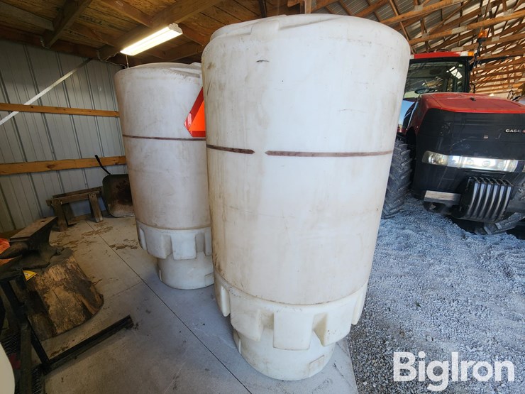 300-gal-stand-up-poly-tanks-image-6