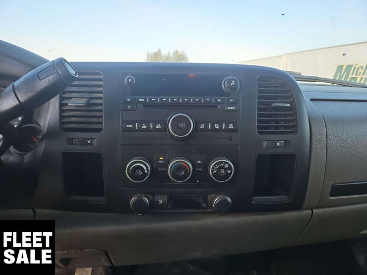 2011-gmc-sierra-1500-image-19