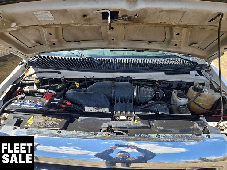 2010-ford-cargo-image-14