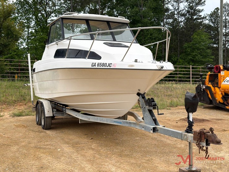 ciera-cypress-2252-boat-image-1