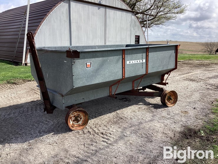 oliver-feed-wagon-w/-running-gear-image-1