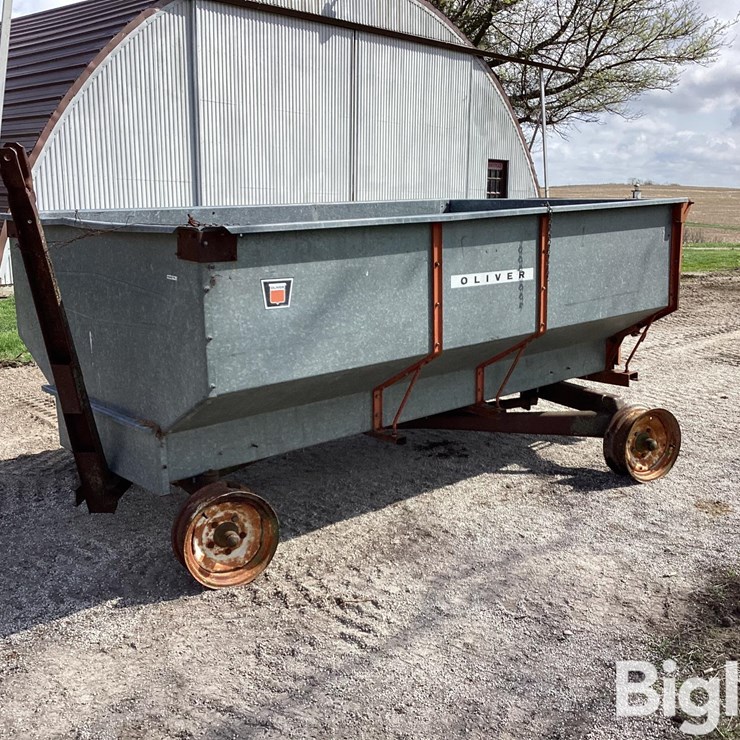 Oliver Feed Wagon w/ Running Gear