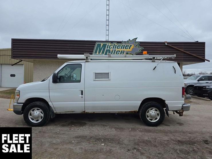 2011-ford-cargo-image-6