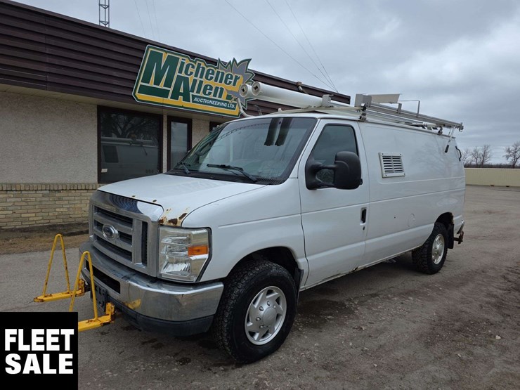 2011-ford-cargo-image-1