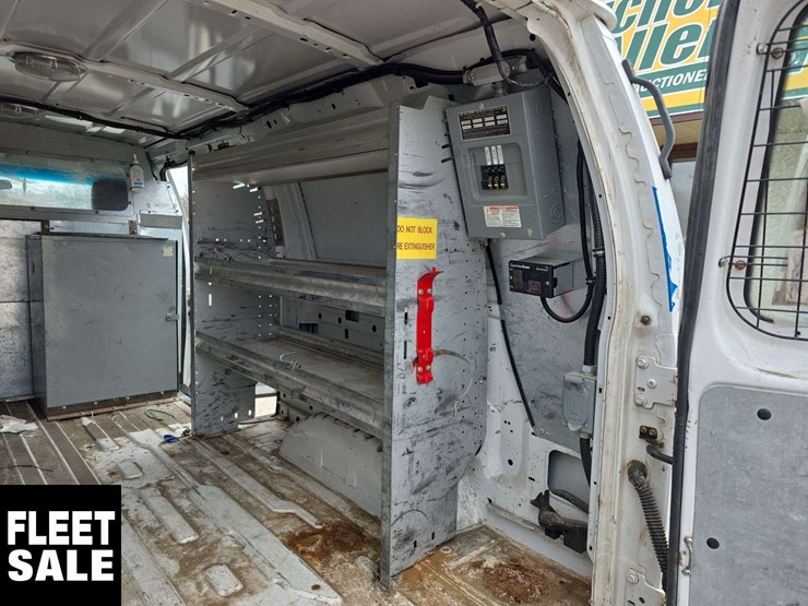 2011-ford-cargo-image-25