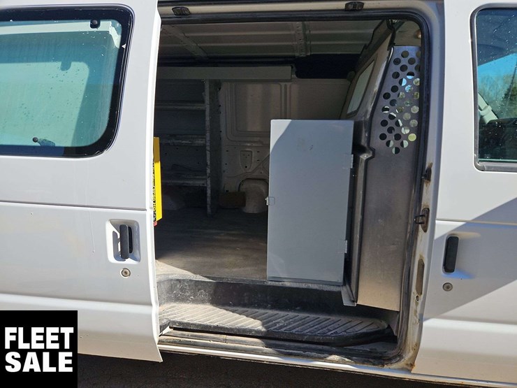 2011-ford-cargo-image-22