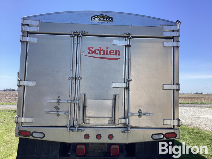2003-freightliner-fl80-image-10