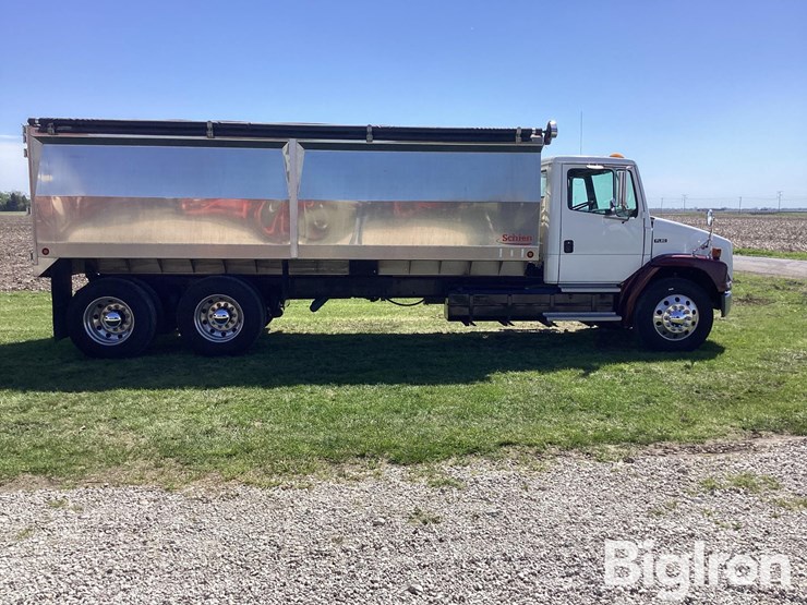 2003-freightliner-fl80-image-4