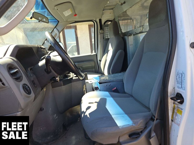 2010-ford-cargo-image-11